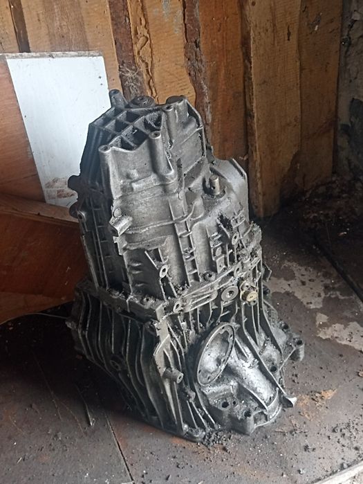 Продам коробку от ауди 100 с4