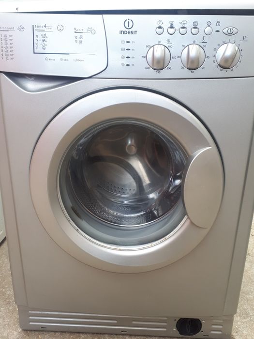 Продавам части за перални Indesit Различни модели