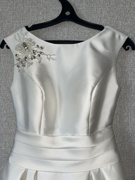 Свадебное платье со шлейфом