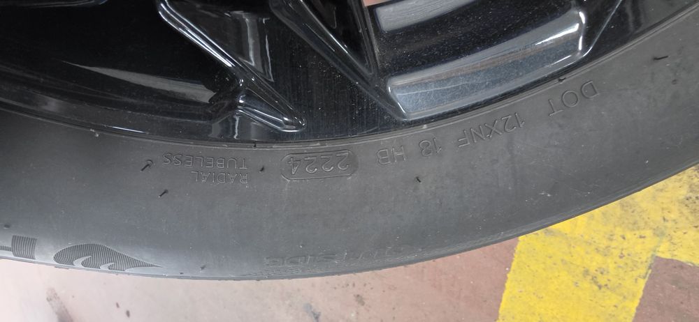 Vând 4 anvelope hankook