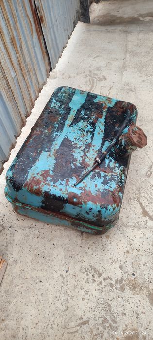продается бак для топлива