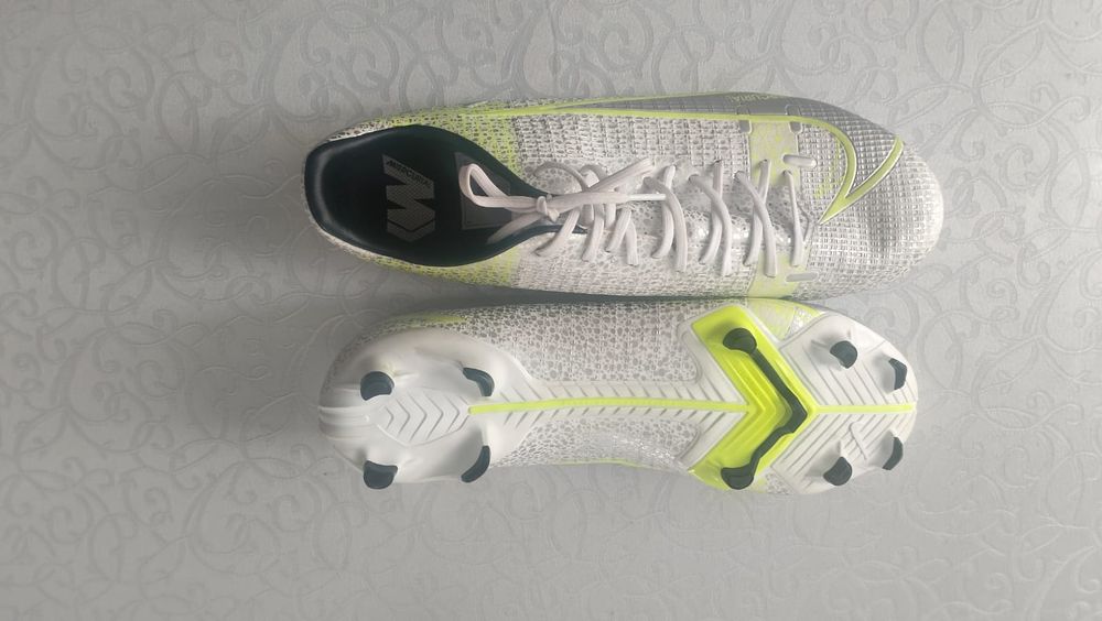 Бутсы футбольные Найк оригинальные