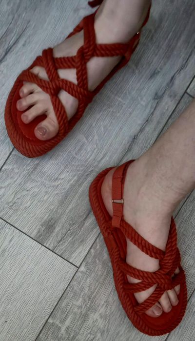 Sandale de dama impecabile