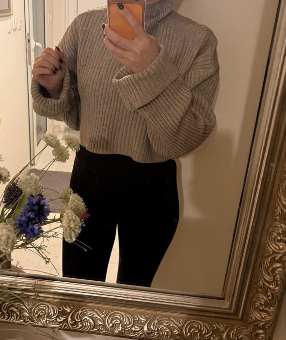 Красив дамски пуловер Zara,добро състояние