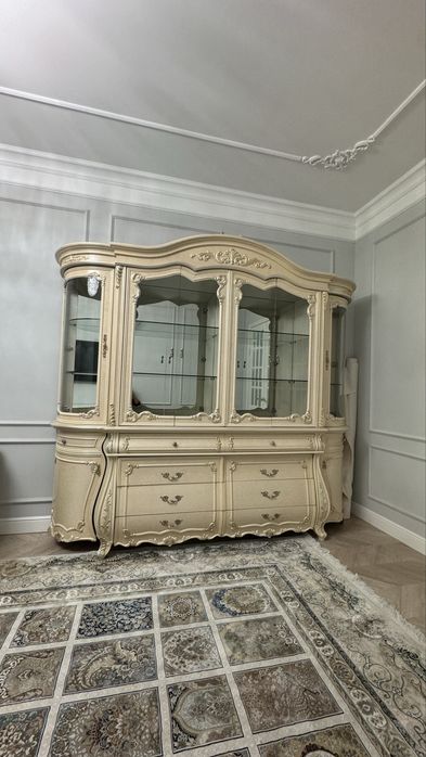 Продается Сервант Горка ,мебель для гостиной