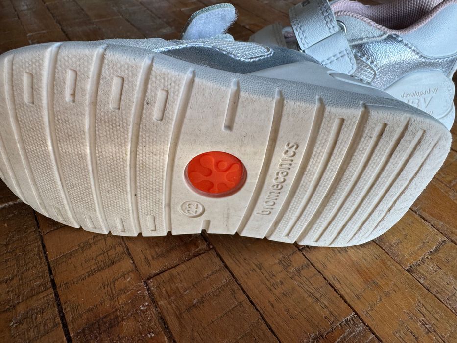 Детски маратонки Biomechanics, номер 22