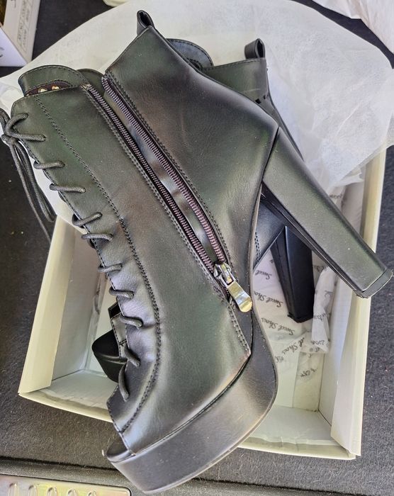 Елегантни обувки  нови