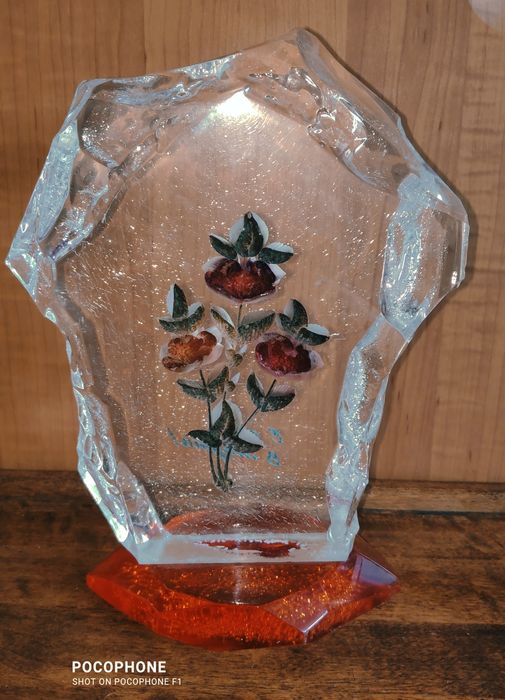 Для декора фигурка оргстекло