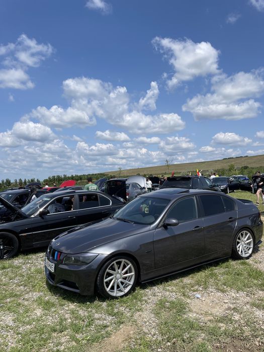 BMW E90 320i Pachet M