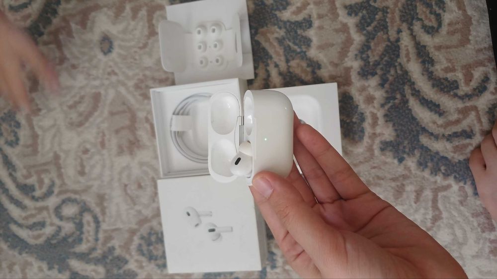 AirPods Pro 2 USB-C – кейс + 1 наушник + коробка, отличный вариант