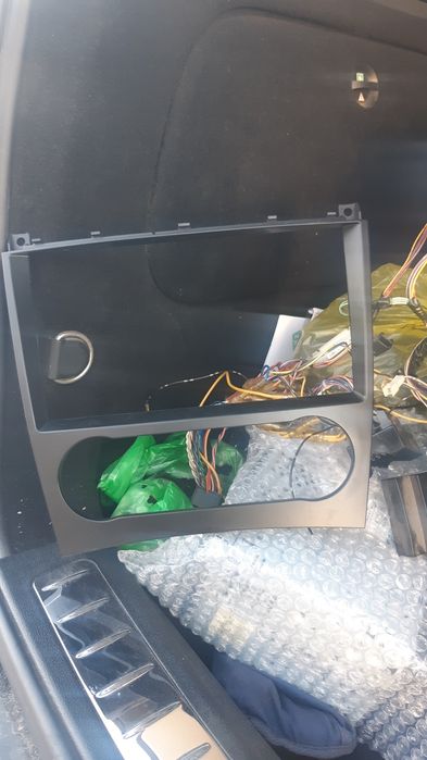 Рамка для магнитолы на Мерседес С класс