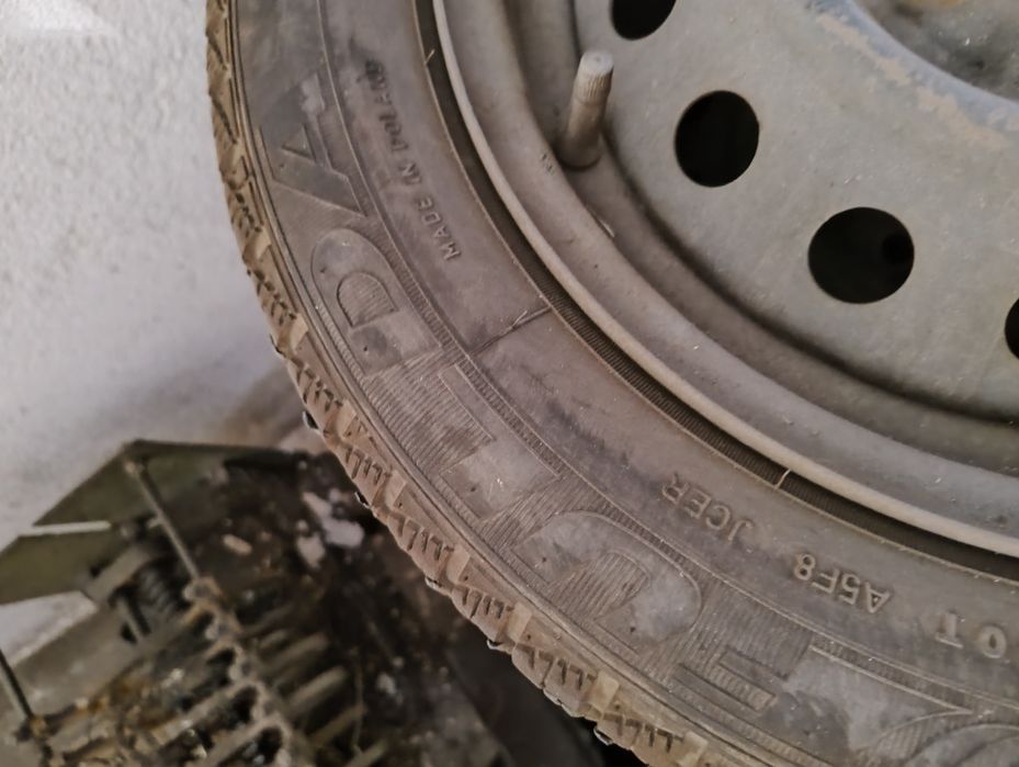 Продава джанти  с гуми 14 за Тойота