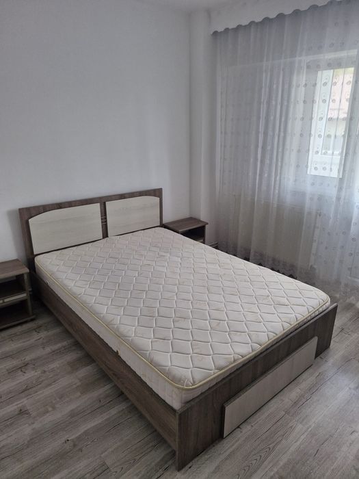 Apartament 3 camere de închiriat