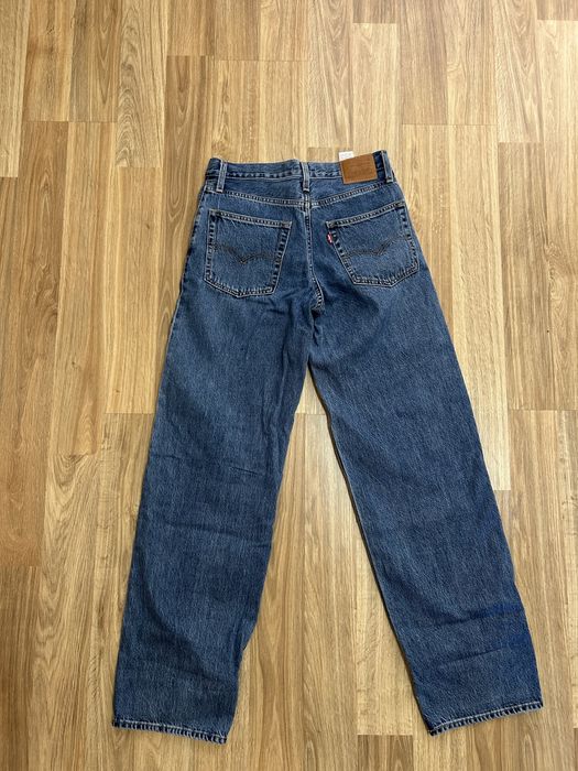 levi’s low waisted baggy jeans