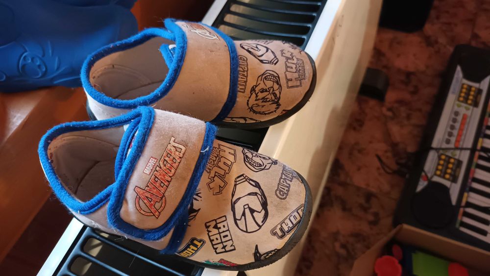 Детски обувки-светещи маратонки, апрески, гумени ботуши,пантофи 23-26