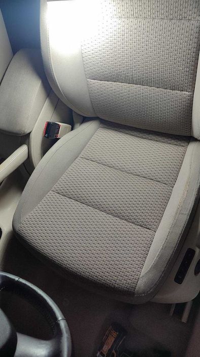 Oferim servicii de curatare tapiterii auto si casnice