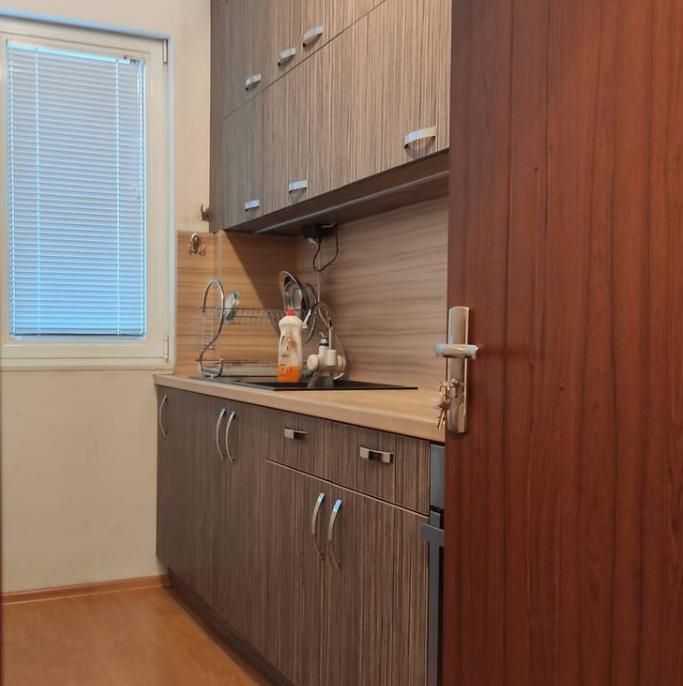 Дава се под наем Тристаен апартамент в Пловдив, Център - 70 кв.м за 688.5 € - Снимка #2