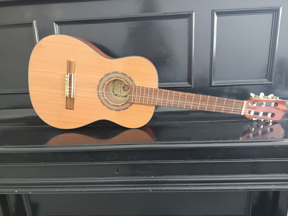 Vand chitara clasică