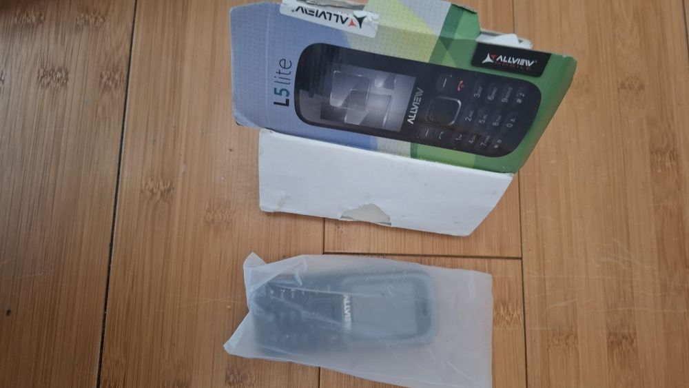 Telefon Allview  nou la cutie