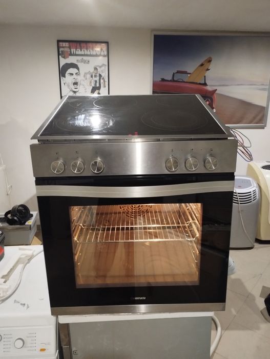 Фурна с плот Constructa 2025 г.