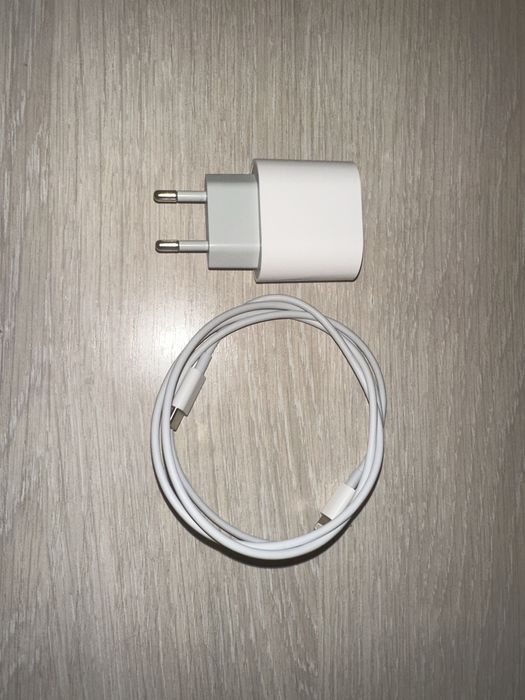 Продам зарядку на айфон