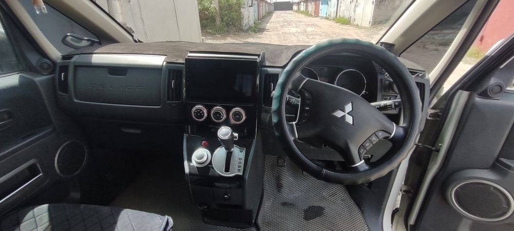 Mitsubishi Delica D5