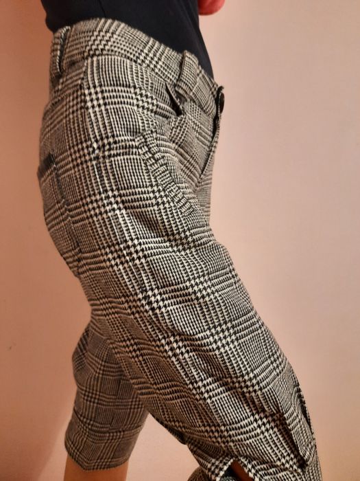 Панталони до коляно TRF нови