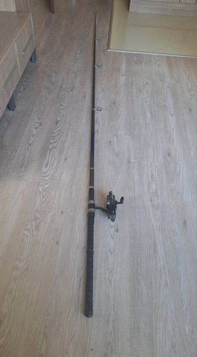 Продавам въдица и макара DAM ( телескоп )