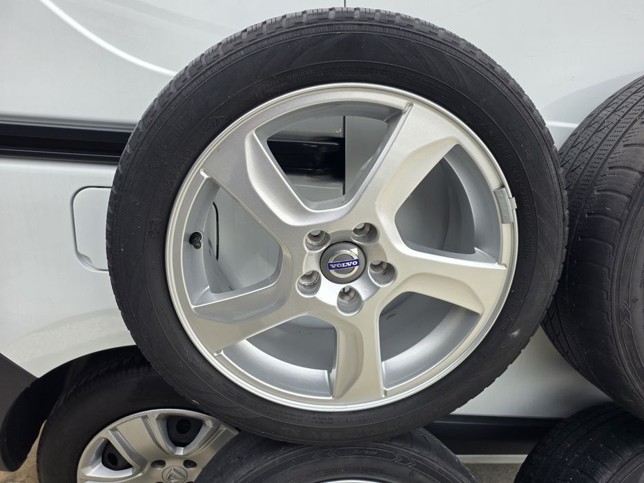 ОРИГИНАЛНИ лети джанти с гуми за Volvo V60 2014 г