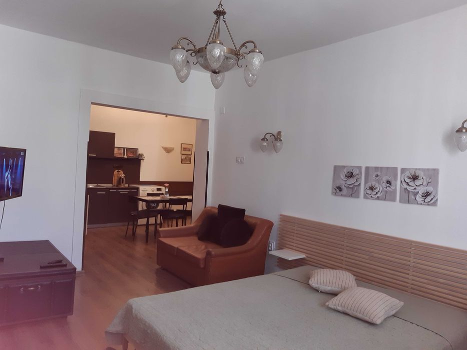 Дава се под наем Тристаен апартамент в Варна, Гръцка махала - 70 кв.м за 600 € - Снимка #2