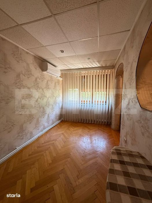 Apartament 4 camere, semidecomandat, 75 mp, zona Centru