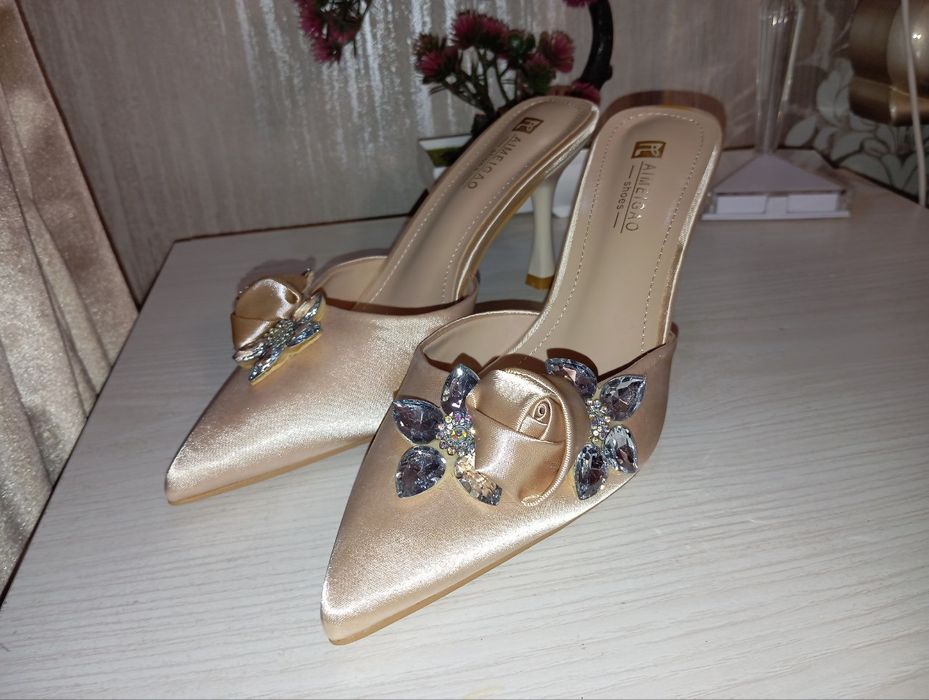 Нежный женские тапочки