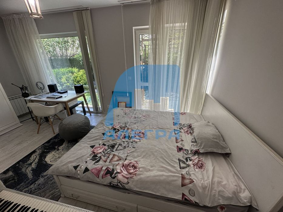 2-стаен в София-Изток площ 110 цена 1000