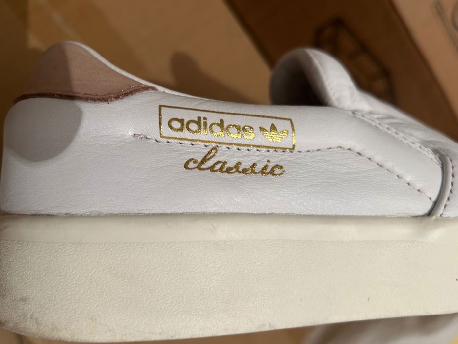 Слипоны Adidas из натуральной кожи