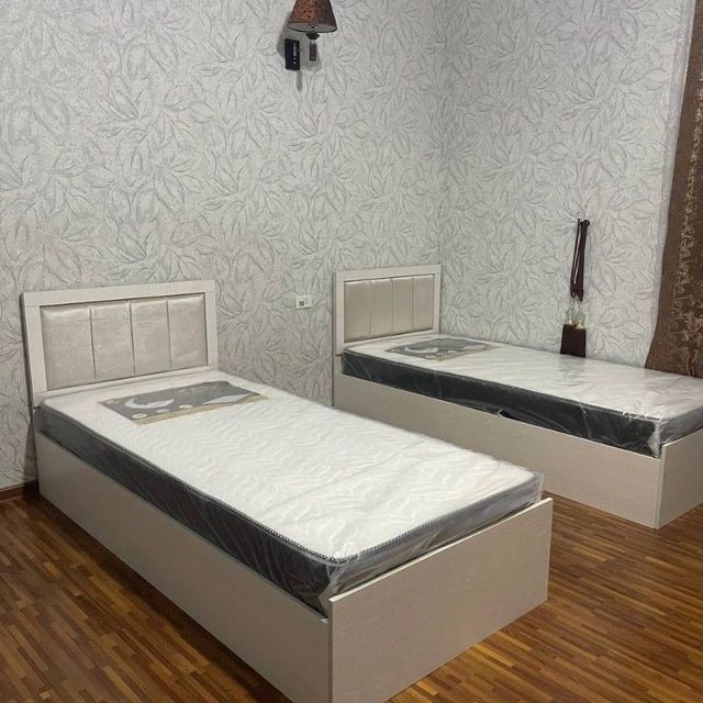 Kravat krovat  spalni divan