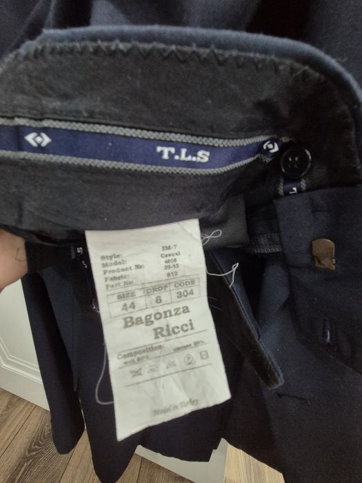 Продам костюм двойку на подростка