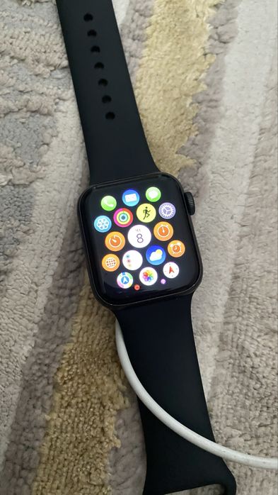 apple watch SE 40mm ORIGINAL