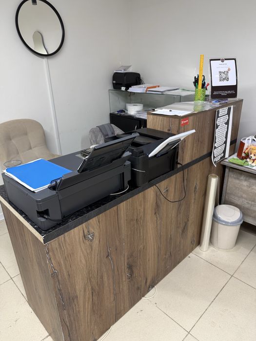 продам ресепшн стол