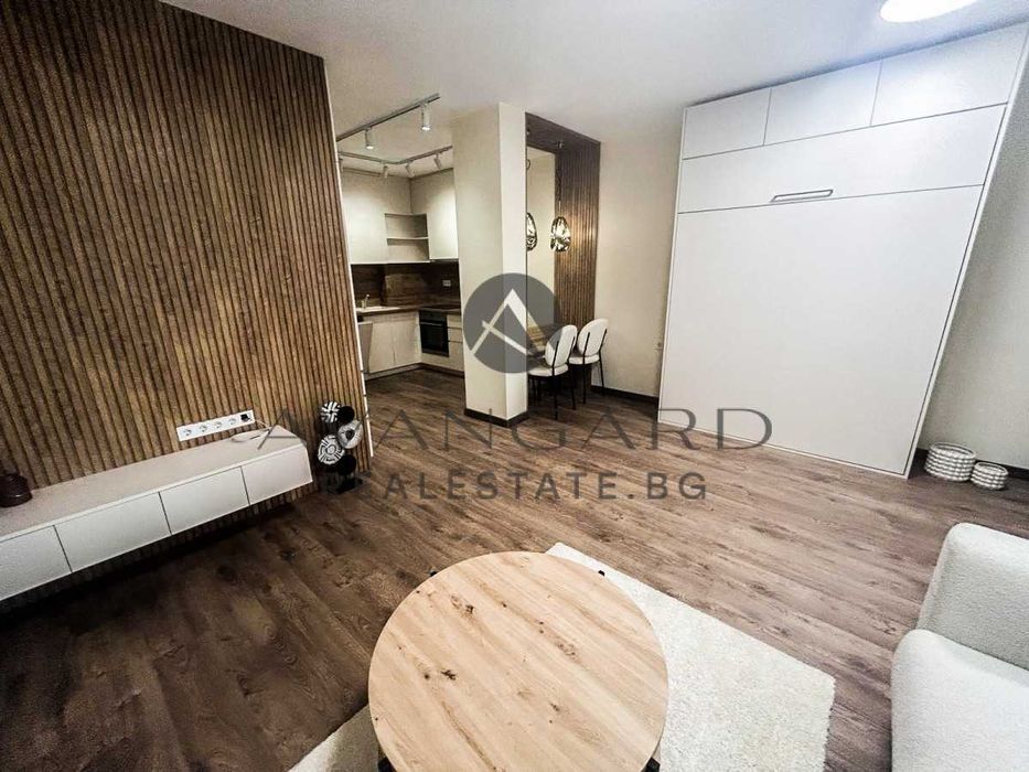 оф.21296 Луксозен Едностаен Смирненски