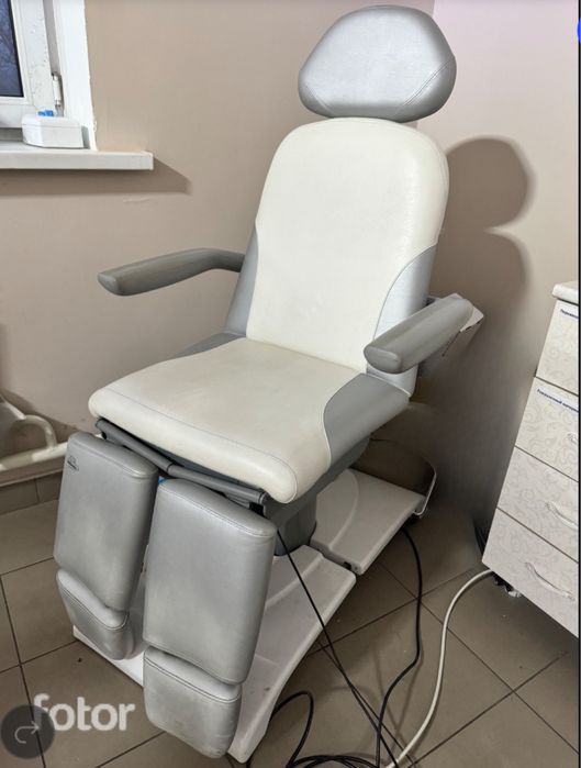 Педикюрное косметологическое кресло