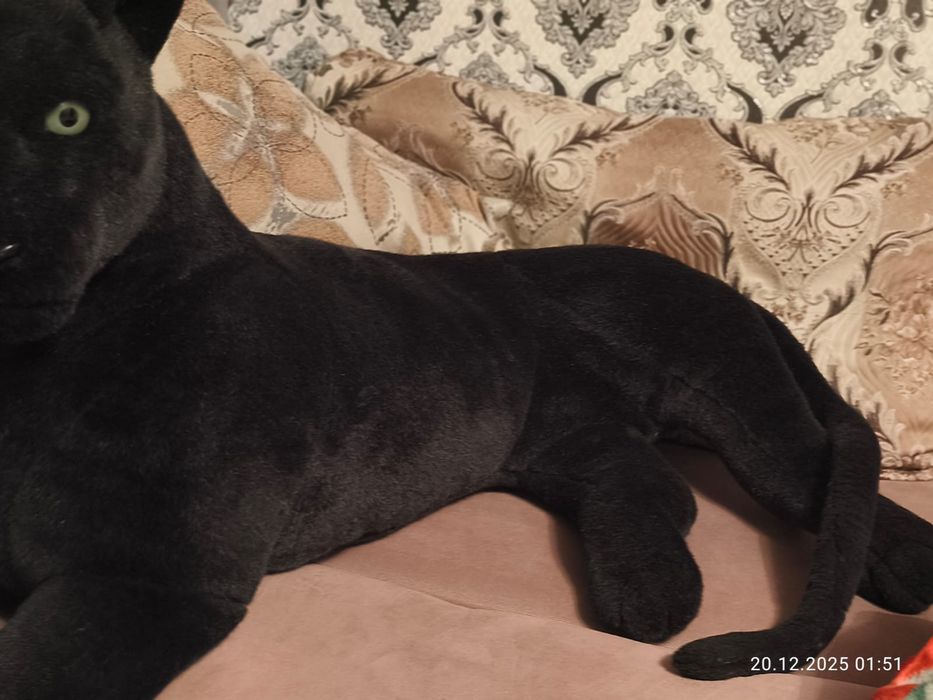 Пантера чёрная, игрушка большая.