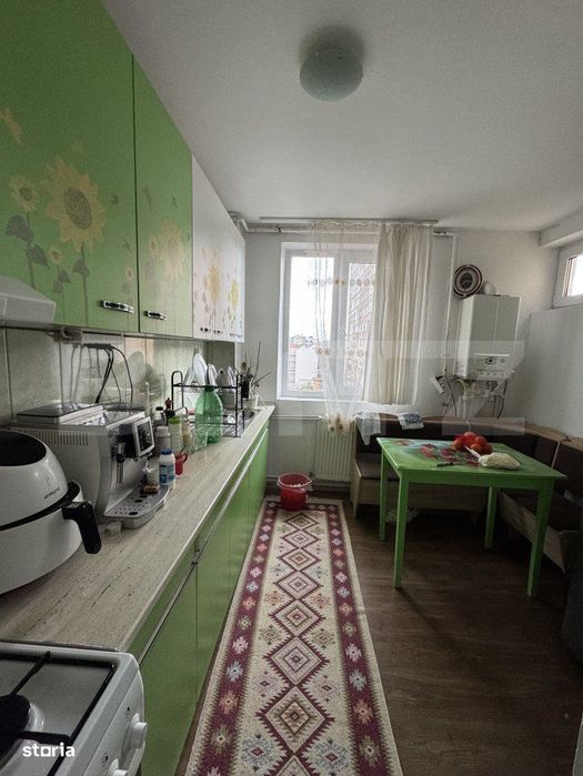 Apartament cu 4 camere,zona Progresul
