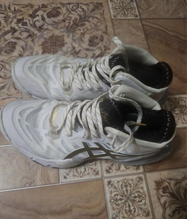 Топовые кроссовки Asics Metarise