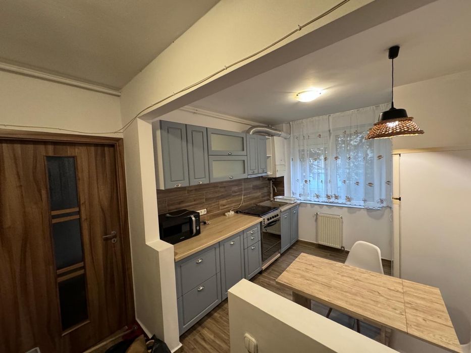 De închiriat ZONA IULIUS MALL - FSEGA: Apartament 3 camere, Etaj 1, cu Parcare –  Aleea Borsec