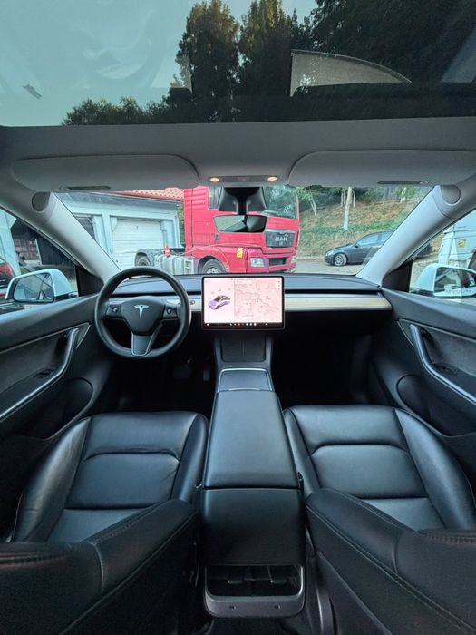 Tesla model Y , Standard Range