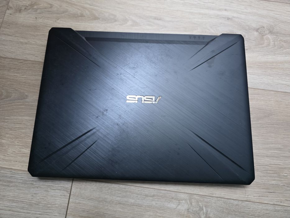 Laptopuri gaming pentru piese