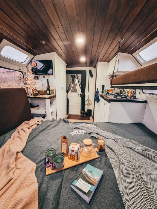Rulota/campervan de vanzare GAZ-66 The Pathfinder – Tiny House, autorulota Off-Grid/Airbnb Business