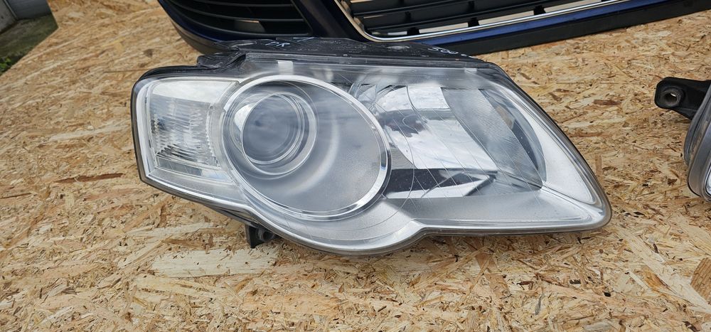 Bară față/Faruri Passat B6 Originale  Complete Faruri Hella cu becuri incluse PACHETUL 2 000 de Lei culoare bară LD5Q