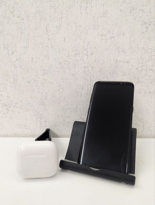 Samsung s8        .