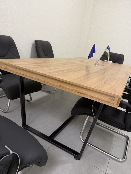 Стол мебельный ПРОДАЕТСЯ